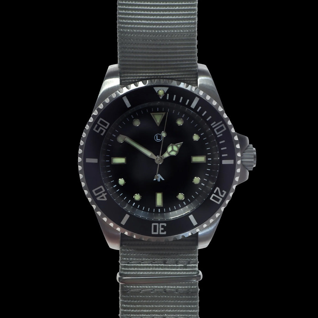 Military Watch Company Roestvrij Stalen 300m Duikers Horloge met Schroefkroon en Secondestop