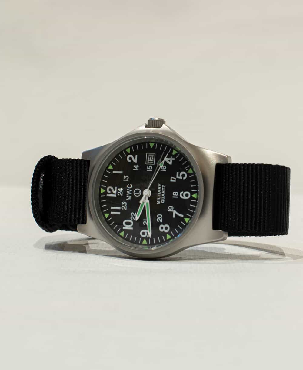 Military Watch Company G10 12/24 Horloge met Datum en Roestvrij Stalen Kast