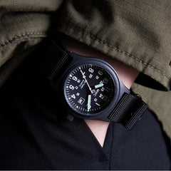 Military Watch Company G10 12/24 Horloge met Datum en Militaire Anti-reflectieve PVD Coating