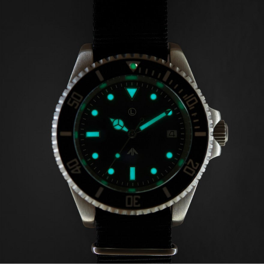 Military Watch Company Roestvrij Stalen Militair Duikers Horloge met Vloeiende Seconde Wijzer