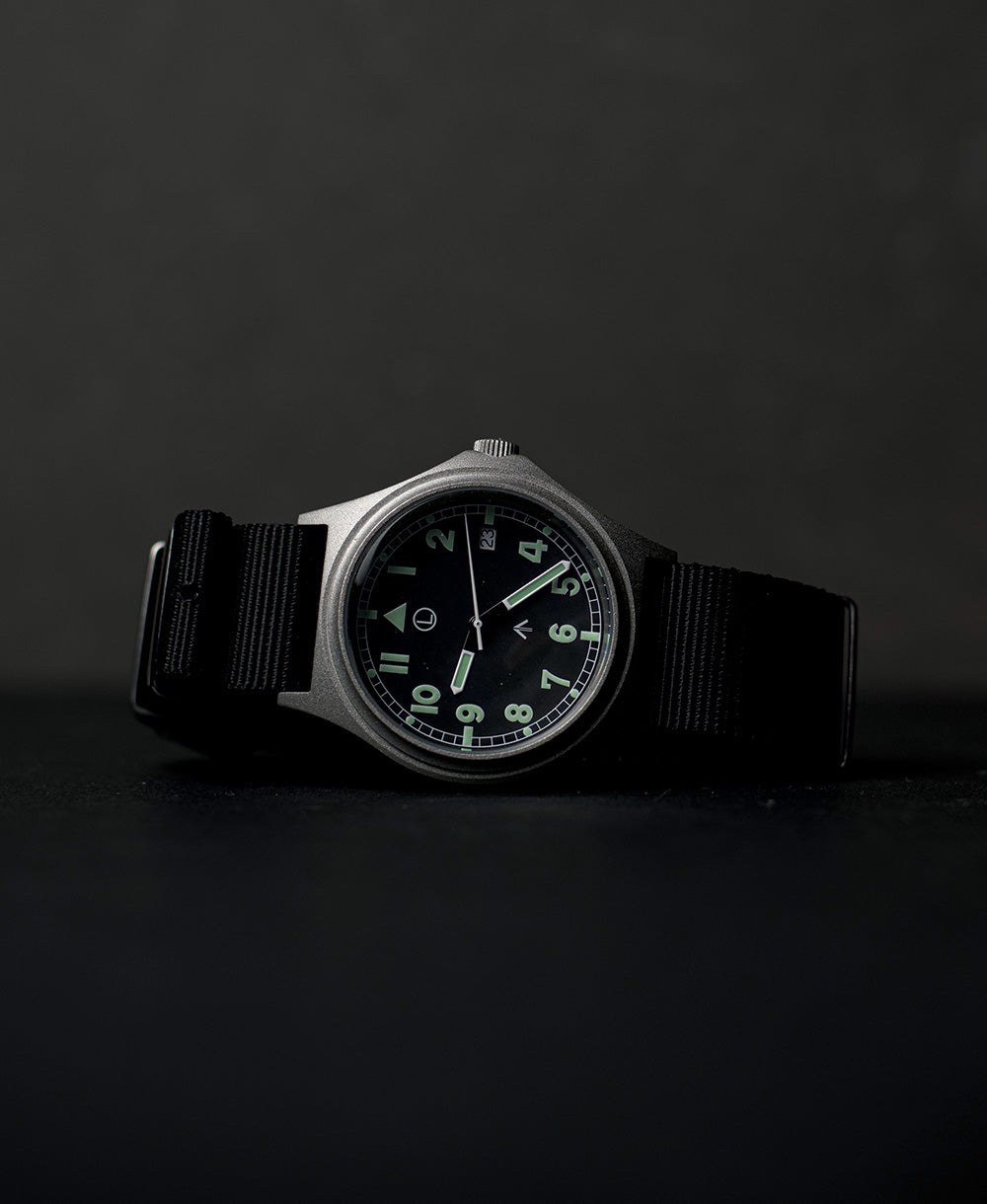 Military Watch Company G10 12u NATO Horloge met Schroefkroon